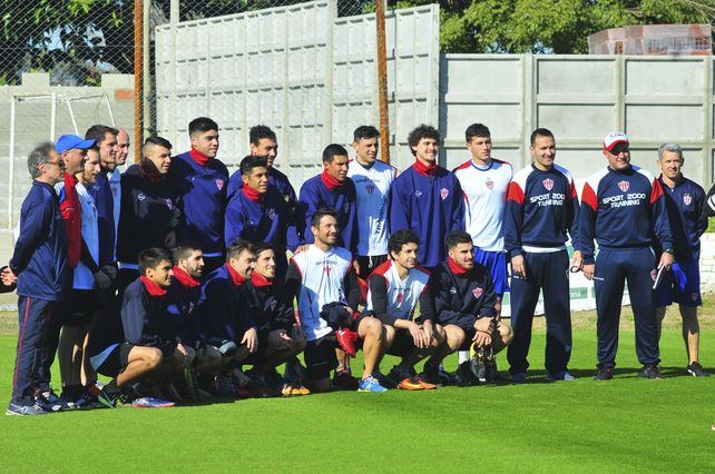 Atlético Paraná puso primera de cara al Federal A