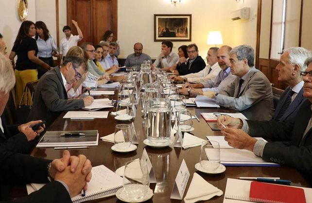 Omar Perotti encabezó su primera reunión de gabinete