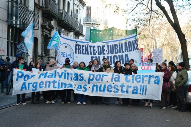 La Patria no se vende: marcha en Rosario contra la Ley de Inviolabilidad de la Propiedad Privada