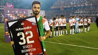 Gallardo dijo que Scocco volvería