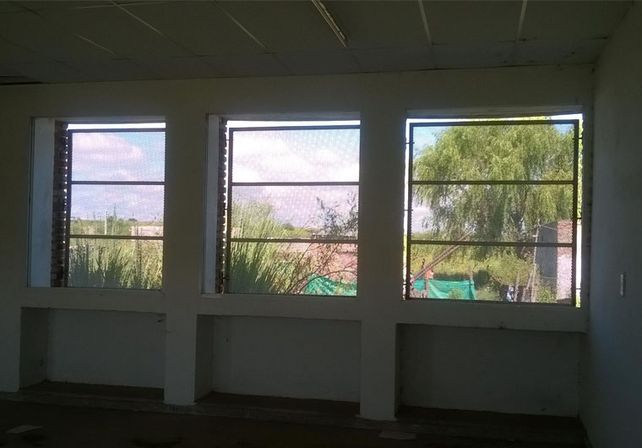 Saquearon una escuela secundaria el fin de semana en el barrio Santa Rosa de Lima
