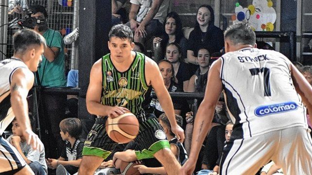 Santiago Rivero fue una de las figuras que tuvo Sanjustino ante Almagro A en la segunda final del Dos Orillas.