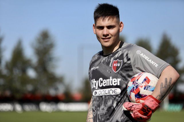 Se puso los guantes. Lautaro Morales ya entrenó en Bella Vista con Newells.