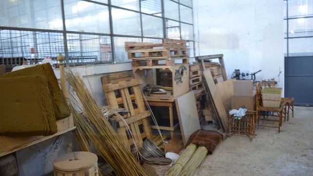 Taller de mimbrería y artesanías con madera.&nbsp;
