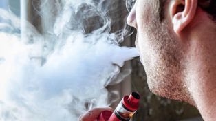 La Sociedad de Pediatría advierte sobre los riesgos del vapeo en dolescentes