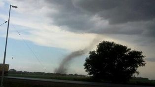 Con una térmica de 40 grados, se registró un tornado en San Lorenzo