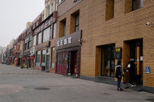 La OMS afirmó que la política china de cero Covid es insostenible