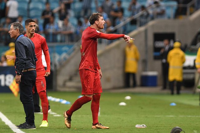 El Rojo no pudo en los penales y el Gremio se queda con la Recopa