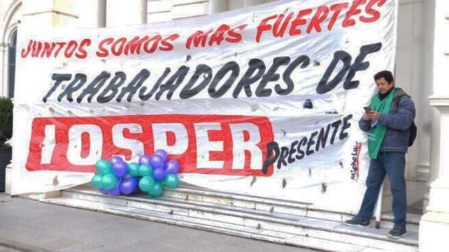 El gremio de trabajadores estatales se sumó a la defensa del Iosper. El secretario General de ATE anunció que continuarán las medidas de la Intersindical