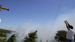 Alerta ante el marcado avance de incendios hacia la capital de Grecia