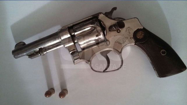 Cayó preso con un chaleco antibalas y un revólver 32 cargado