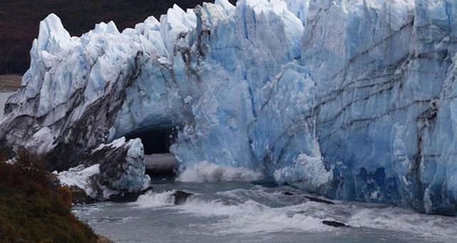 El Perito Moreno rompió las paredes de hielo en verano