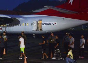 Llega al país el primer vuelo de argentinos deportados por Donald Trump