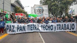 ATE encabezó la Marcha de San Cayetano rumbo a Plaza de Mayo.