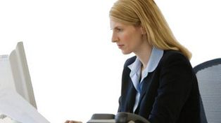 Seg&uacute;n un informe, crece el n&uacute;mero de mujeres adictas al trabajo