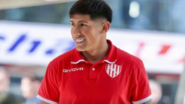 Unión analiza a un volante central ante la posibilidad de sumar un refuerzo por Lautaro Vargas