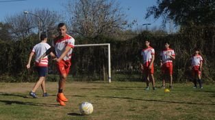 Promueven en Rosario la práctica de fútbol para niñas y niños con parálisis cerebral