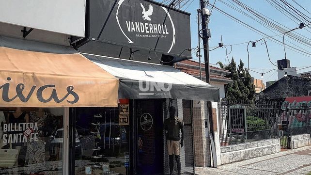 Salvaje y brutal ataque a una empleada en un comercio de ropa en avenida Aristóbulo del Valle.&nbsp;
