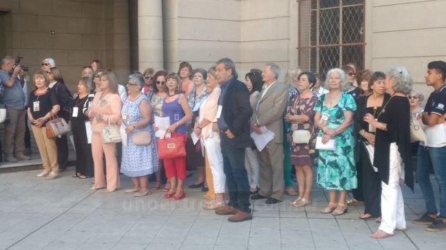 Docentes egresadas en la escuela Normal celebran 50 años