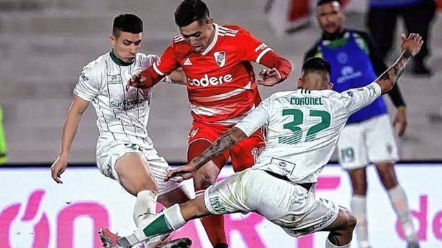 River y Banfield buscan un lugar en la final del Trofeo de Campeones del año 2020 que no tiene campeón. River y Banfield buscan un lugar en la final del Trofeo de Campeones del año 2020 que no tiene campeón.