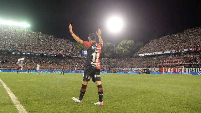 Maxi Rodríguez en la despedida del fútbol que se realizó a fines de 2021 en el Coloso Marcelo Bielsa.
