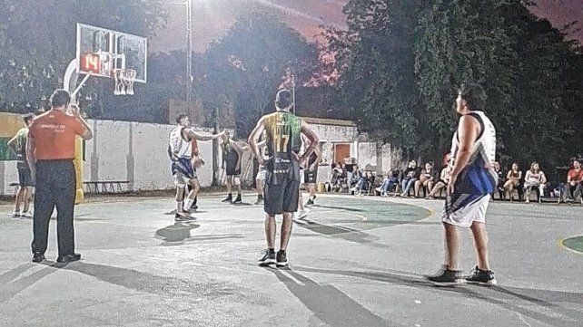 Kimberley mira a todos desde la cima del Promocional