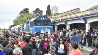 Tren de pasajeros Santa Fe - Laguna Paiva: la transición de gobierno y la incertidumbre de su puesta en marcha