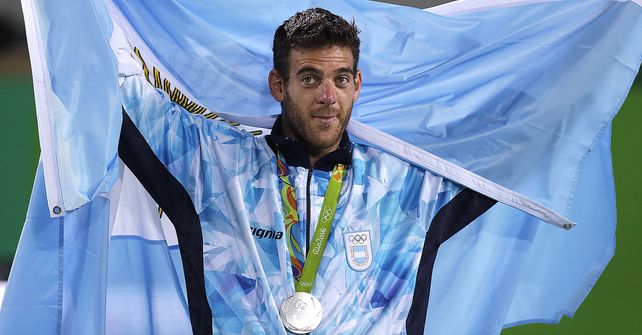 El tandilense estuvo visiblemente emocionado durante la ceremonia de premiación.