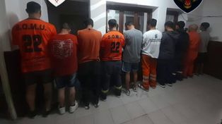 Los detenidos hicieron pintadas en bulevar Oroño y Uriburu.