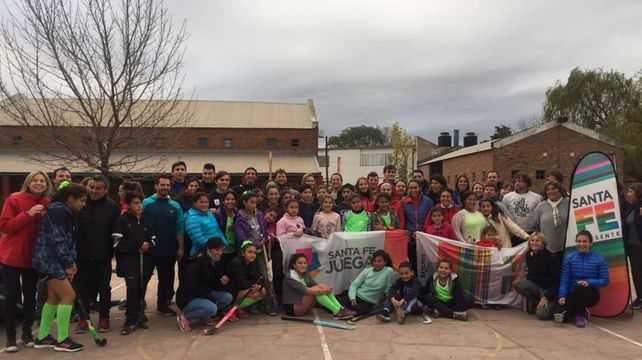 Santa Fe disfrutó del Jugamos al Hockey Santa Fe disfrutó del Jugamos al Hockey