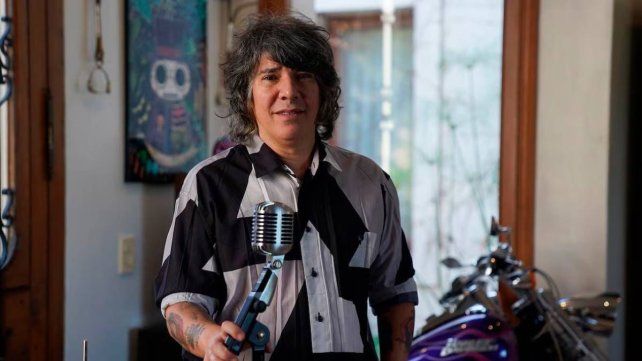 Maxi Trusso se lanzó al público en un recital, nadie lo agarró y terminó hospitalizado: se fracturó la cadera