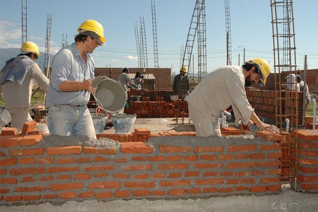 Gran Santa Fe: al menos 1 de cada 3 asalariados trabaja en el Estado