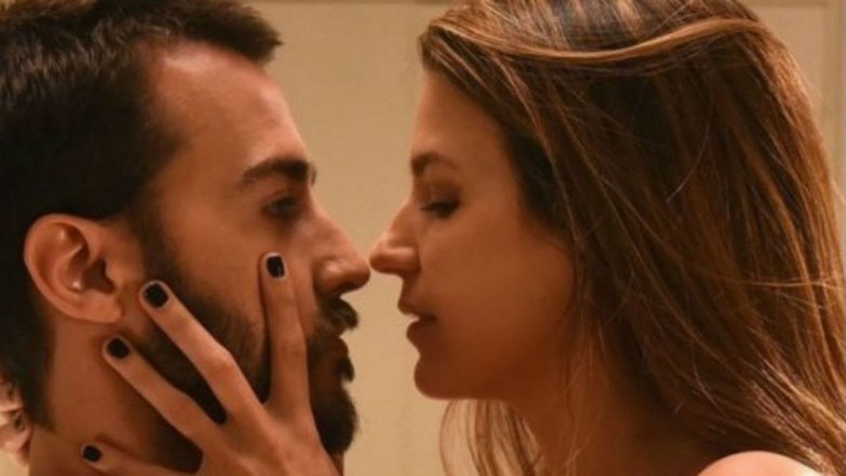 La escena de sexo entre Marcela Kloosterboer y Nicolás Francella en Las  Estrellas