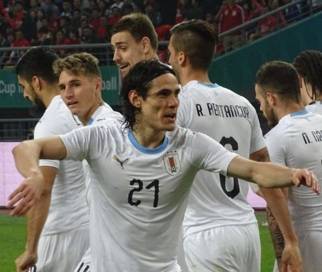 Cavani festejó por partida doble