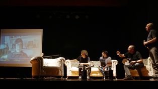 León Gieco acompañó con sus clásicos la presentación de ambos libros y el conversatorio que emocionó tanto a los protagonistas como al auditorio.