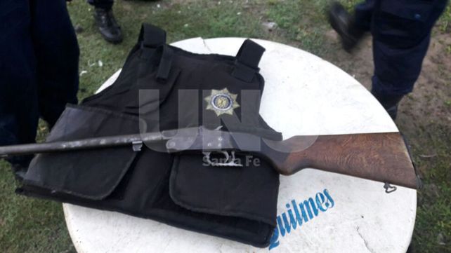 Persiguieron, detuvieron y secuestraron armas de fuego a dos delincuentes