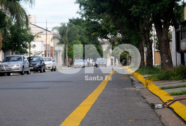 En barrio Candioti Sur, comenzaron a pintar las primeras bicisendas de la ciudad