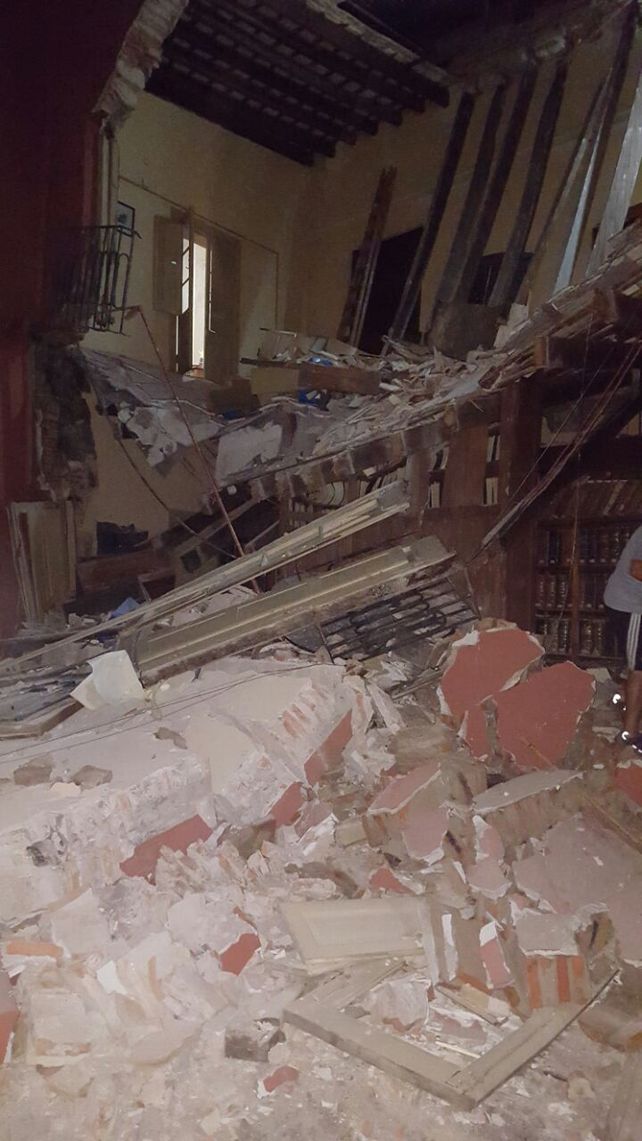 Tras el derrumbe, clausuran y desalojan la Casa del Brigadier López