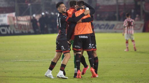 Patronato golpeó en el momento justo y se llevó tres puntos de oro ante San Martín