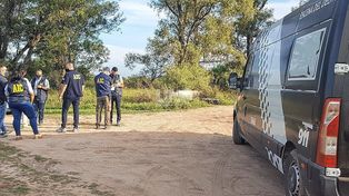 El trabajo de los Agentes de la AIC en el lugar de hallazgo del cuerpo de Marcela Maydana, en Recreo.&nbsp;