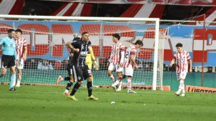 Unión volvió a mostrar su mandíbula de cristal y Central Córdoba lo dejó contra las cuerdas