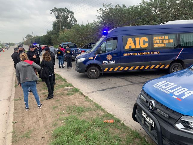 El gabinete criminalístico trabajaba en el lugar donde fue hallado el cadáver.