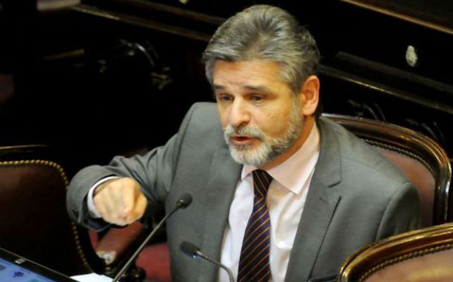 Firmeza. Filmus dijo que se debe penar a quienes operan sin autorización.