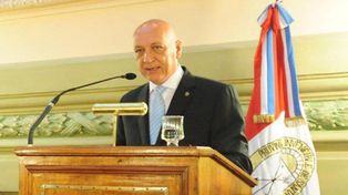 El gobernador ratificó la decisión de crear una empresa ferroviaria