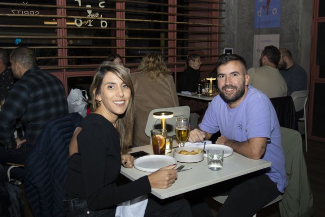 María Constanza Perinelli y Martín Desumbila