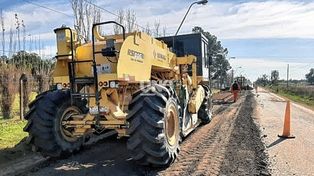 Lunes, 01 de Agosto de 2022La Municipalidad de Santo Tomé puso en marcha la repavimentación por tramos del Acceso Norte.