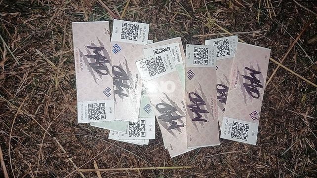 Fiesta clandestina en Santa Fe. En un descampado