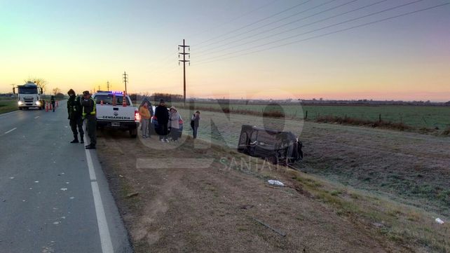 Chocó contra un carro y tres hombres resultaron heridos