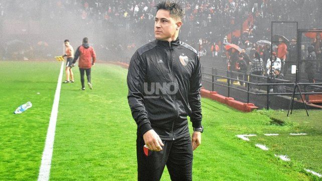 Cuarto en la tabla, pero discutido en Colón: la postura de los hinchas sobre Medrán