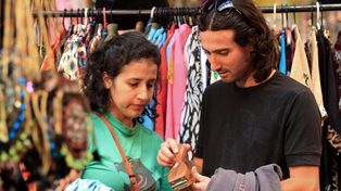 La Feria Artesanal del Mundo y Comunidades Indígenas se luce en la Belgrano